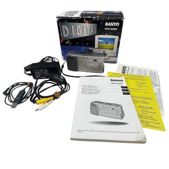 Sanyo VPC-G200 Vintage Digital Camera - Picture 1 of 12